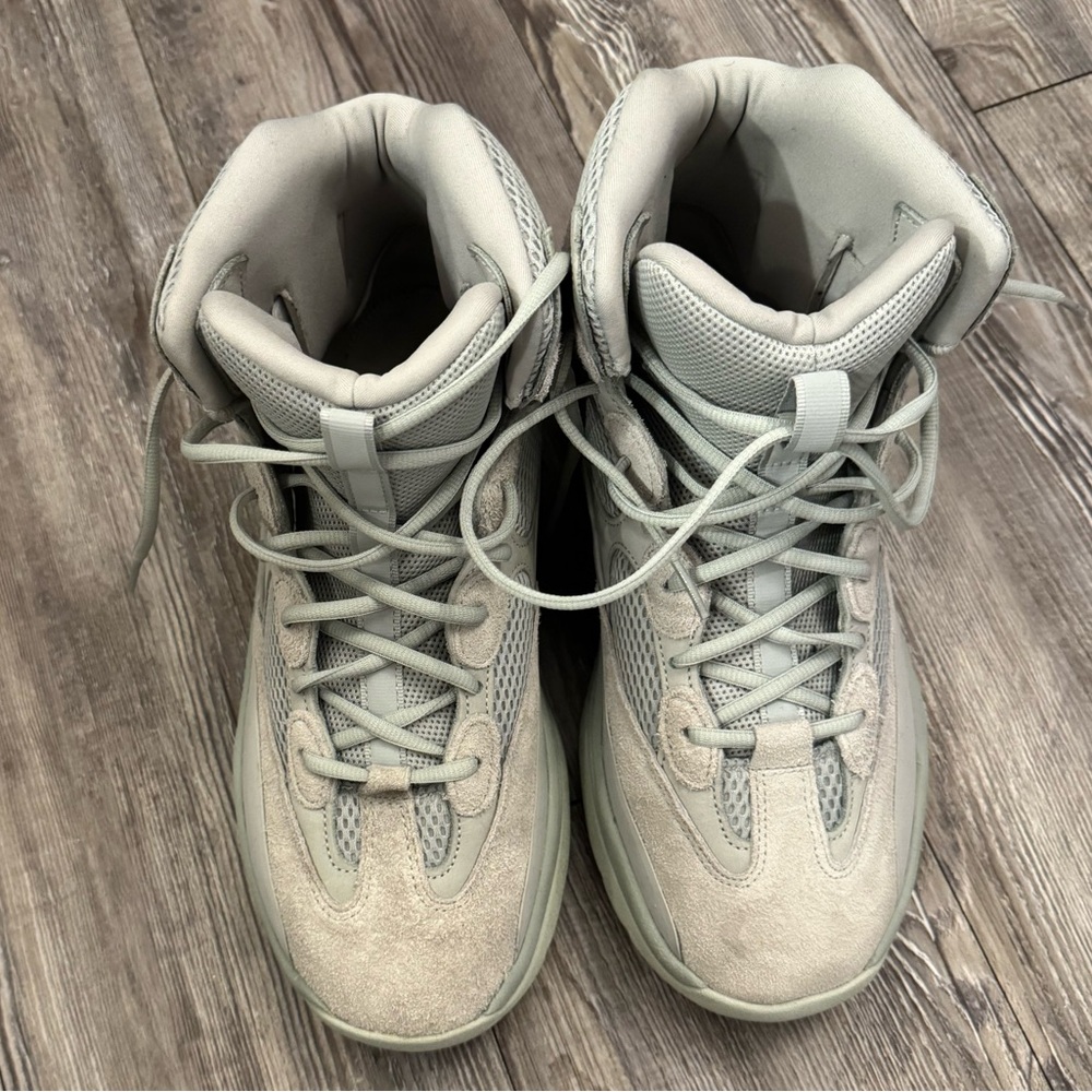 Yeezy Desert Boot 'Salt'
US 13 M / Used / Good Condition
